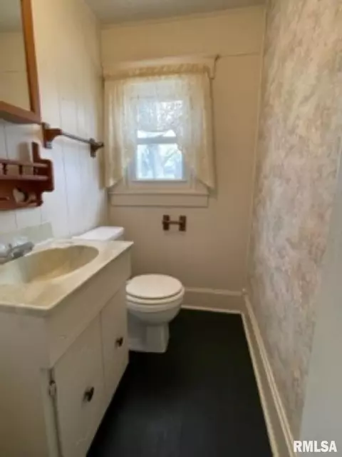335 S Mechanic St, Macomb, IL 61455 photo 14