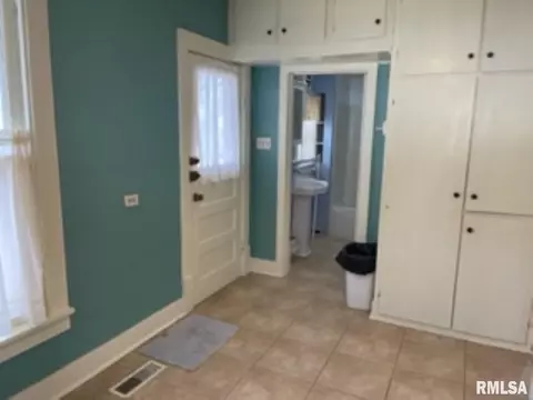 335 S Mechanic St, Macomb, IL 61455 photo 13