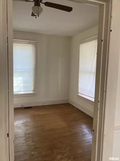 335 S Mechanic St, Macomb, IL 61455 photo 22