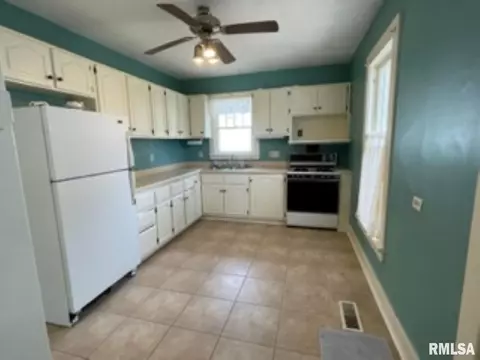 335 S Mechanic St, Macomb, IL 61455 photo 10