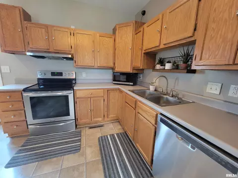 212 N Shaft St, Eureka, IL 61530 photo 6