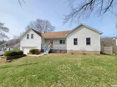 212 N Shaft St, Eureka, IL 61530 photo 1