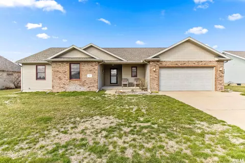 605 Buckhaven St, Pekin, IL 61554