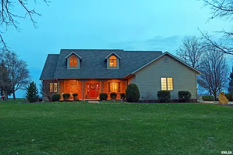 3 Oak Creek Dr, East Peoria, IL 61611