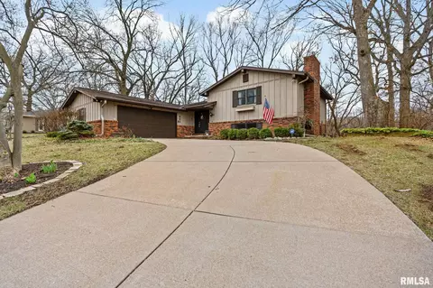802 W Wonderview Dr, Dunlap, IL 61525