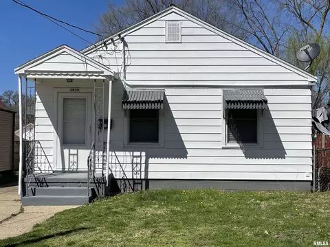 2419 W Wiswall St, Peoria, IL 61605