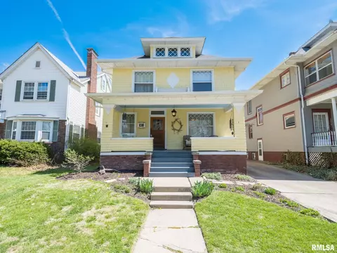 1018 N Parkside Dr, Peoria, IL 61606