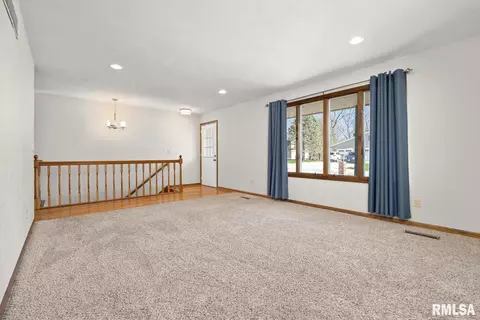 114 Apple Dr, Metamora, IL 61548 photo 5