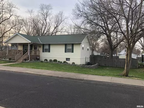 531 W Hanssler Pl, Peoria, IL 61604