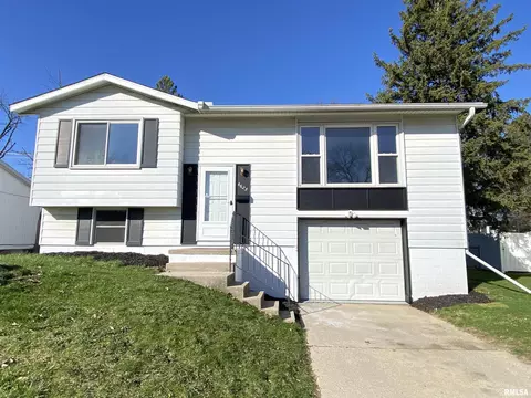 6623 N Randwick Rd, Peoria, IL 61615