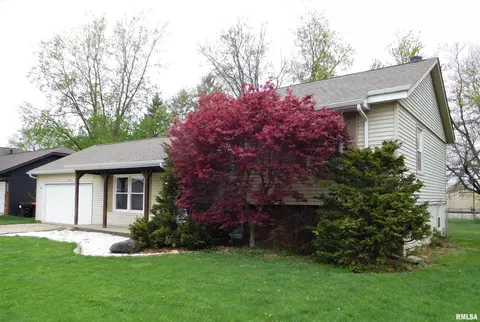 601 Pierce St, Morton, IL 61550