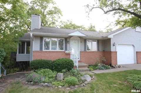 620 Woodland Knolls Rd, Metamora, IL 61548