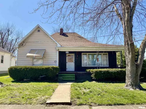 876 N 6th Ave, Canton, IL 61520