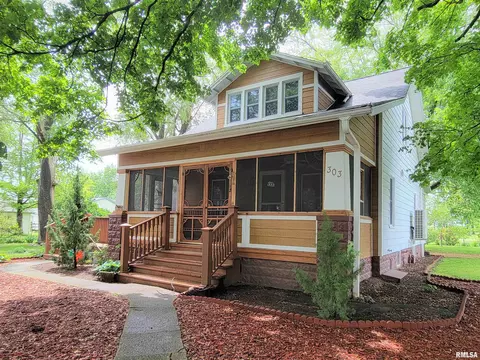 303 S 2nd St, Cuba, IL 61427