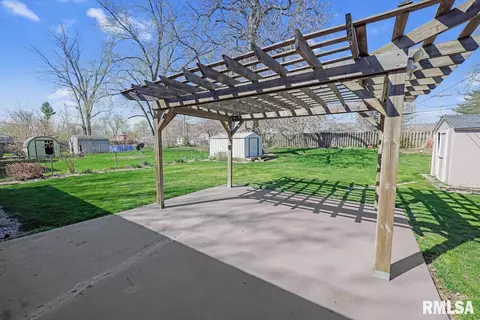 105 Bess St, Washington, IL 61571 photo 21