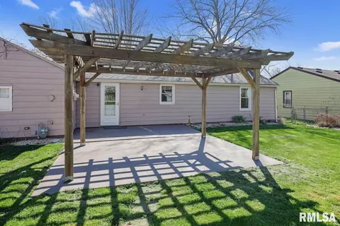 105 Bess St, Washington, IL 61571 photo 20