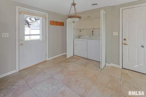 105 Bess St, Washington, IL 61571 photo 12