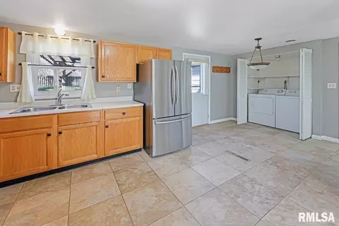 105 Bess St, Washington, IL 61571 photo 10