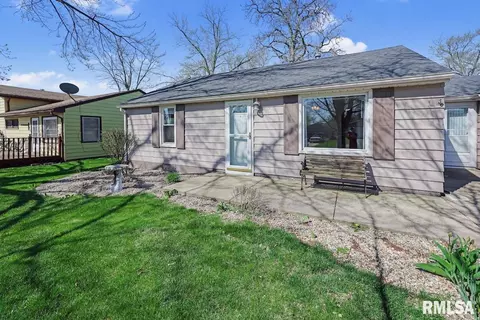105 Bess St, Washington, IL 61571 photo 3