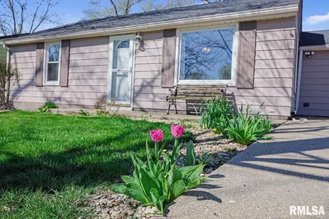 105 Bess St, Washington, IL 61571 photo 4