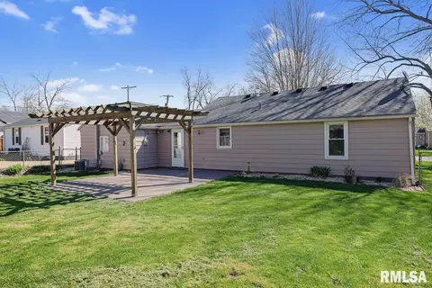 105 Bess St, Washington, IL 61571 photo 22