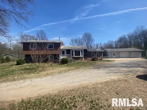 25665 E County Road 2560 N Dr, Manito, IL 61546
