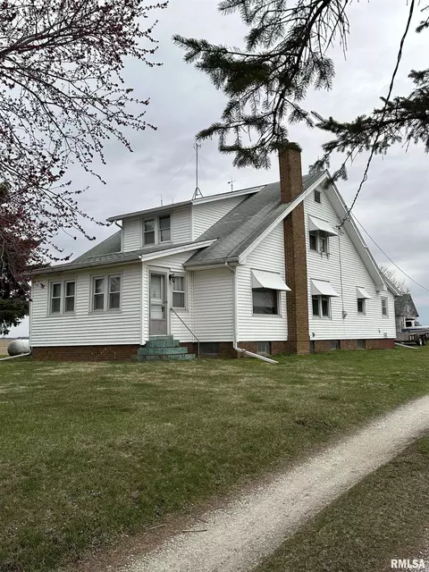14765 N Dickson Mounds Rd, Lewistown, IL 61542