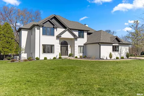 735 W Townes Ct, Peoria, IL 61615