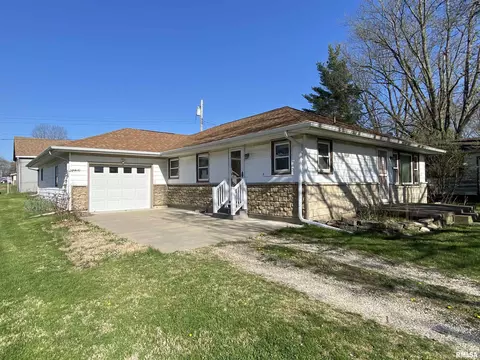 846 Taylor Ct, Canton, IL 61520