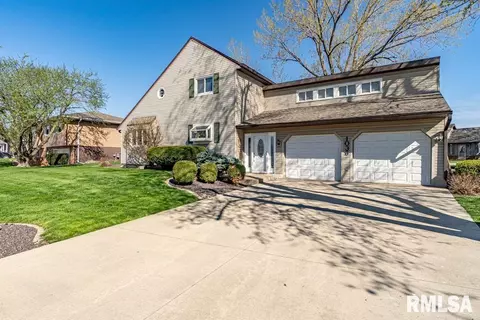 1039 E Polk St, Morton, IL 61550