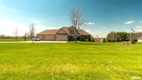 1409 Hickory Point Rd, Metamora, IL 61548