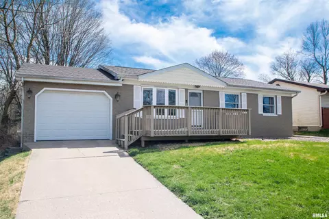 238 Briargate Rd, Washington, IL 61571