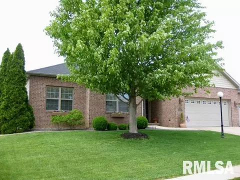 822 Grandyle Dr, Washington, IL 61571