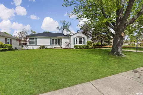 605 W Ridgemont Rd, Peoria, IL 61614
