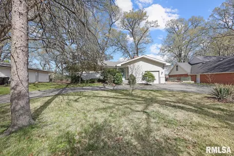 2402 N Lehman Rd, Peoria, IL 61604