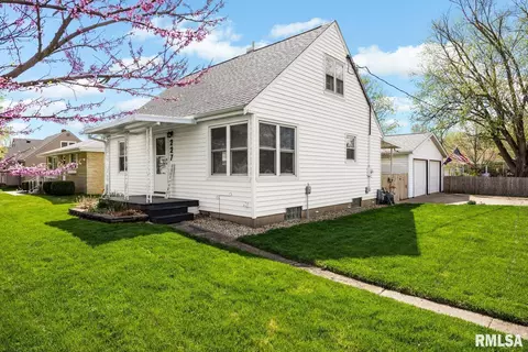 227 Harmony Ave, East Peoria, IL 61611