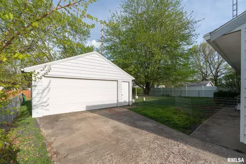 2124 Faringdon Rd, Springfield, IL 62702 photo 6