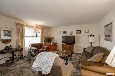 2124 Faringdon Rd, Springfield, IL 62702 photo 8