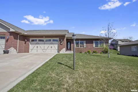 6804 N Grand Fir Dr, Edwards, IL 61528