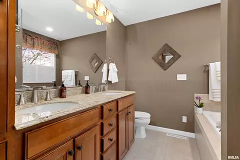 108 W Hillside Ct, Dunlap, IL 61525 photo 28