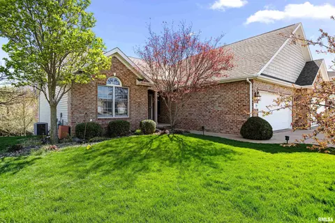 108 W Hillside Ct, Dunlap, IL 61525 photo 2