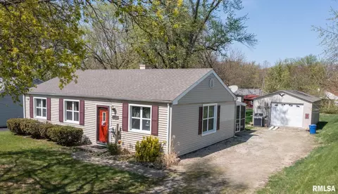 115 Berry Rd, Marquette Heights, IL 61554