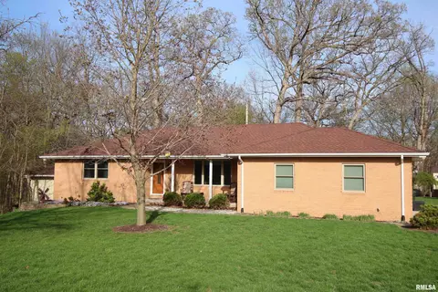 120 Crestwood Dr, East Peoria, IL 61611