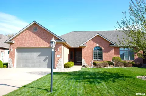 311 Garnet Dr, Morton, IL 61550