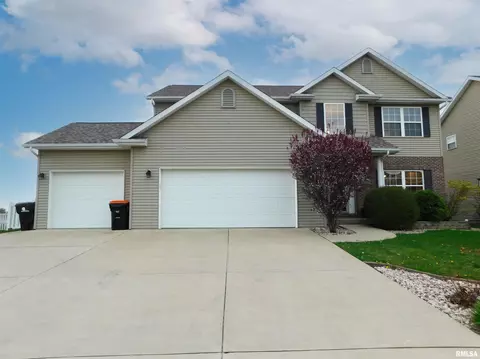 1304 Willow Dr, Washington, IL 61571