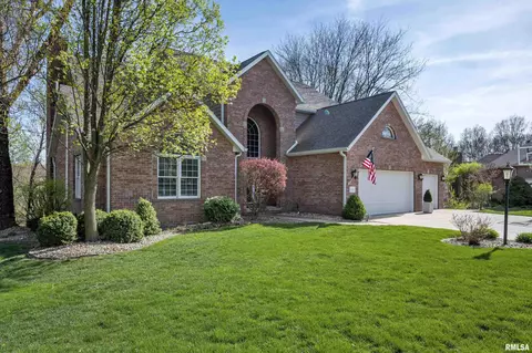 5434 W Stonebridge Ct, Peoria, IL 61615