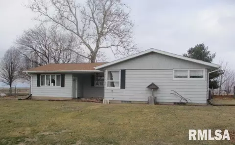 201 James St, Yates City, IL 61572