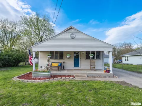 5637 W Farmington Rd, Peoria, IL 61604