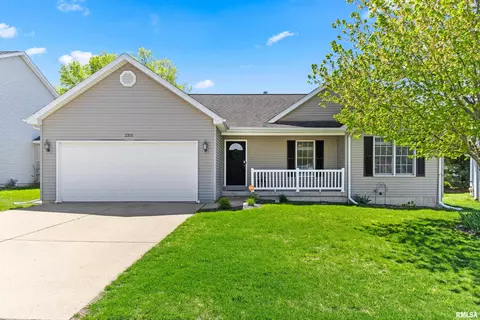 2202 W Miners Dr, Dunlap, IL 61525