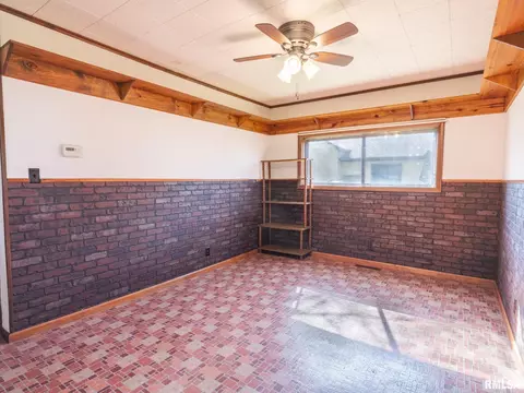 236 E Monroe St, Greenview, IL 62642 photo 22